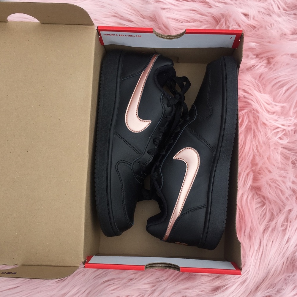 New Nike Women’s Sneakers Black/Rose Gold - Picture 5 of 5